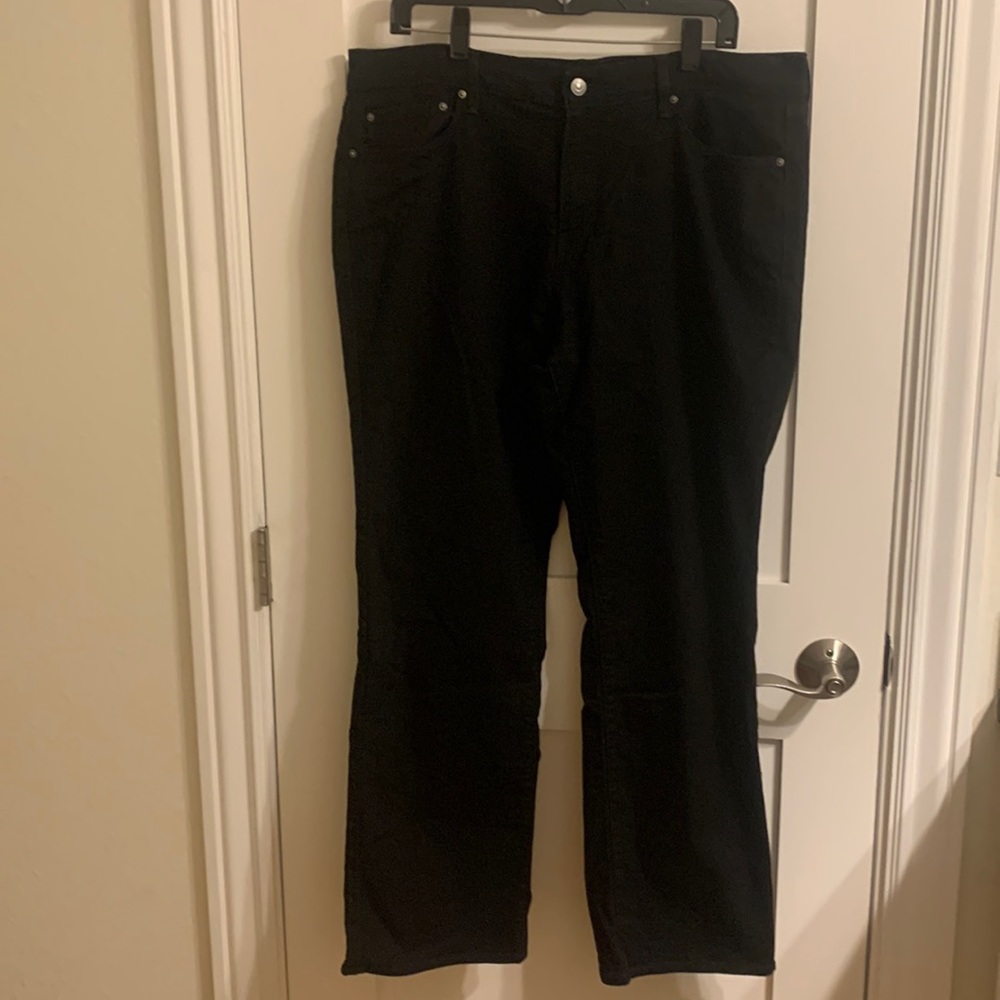 33 Levi’s 505 Straight Black
